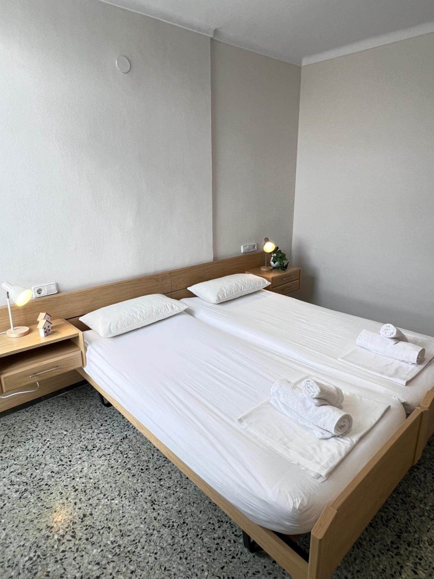 3 Room Apartment, 500M To Beach, Swimming Pool, Nice Terrace Rosas Exterior foto