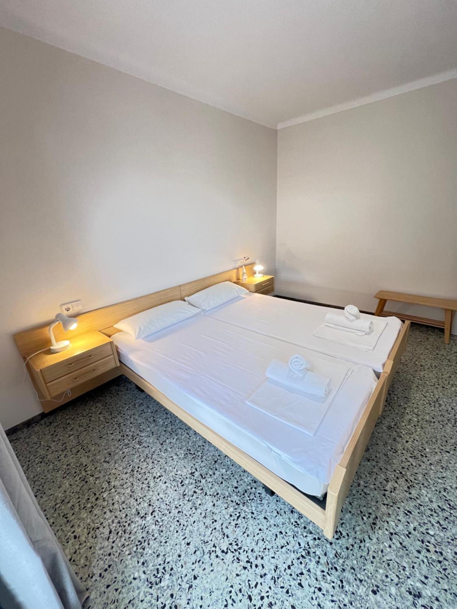 3 Room Apartment, 500M To Beach, Swimming Pool, Nice Terrace Rosas Exterior foto